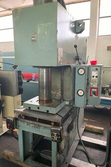 Lis hydraulický PYE 63 S1