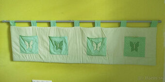 zástena za posteľ