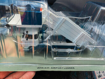 Avia A31 Airport Ladder 1:43