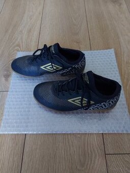 Halovky Umbro 34 + BONUS poštovné v cene