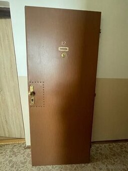 Vstupne dvere 80-ky lave