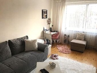 3 izbový čiastočne zrekonštruovaný byt 66 m2, vo...