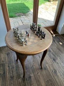 Šachový stolík. - 1