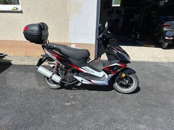 Skúter ADAMOTO 125