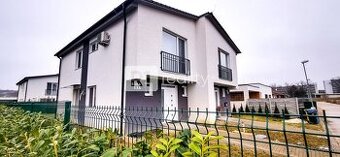 Novostavba 4 izbový byt v dvojdome s pozemkom SPA / Banka