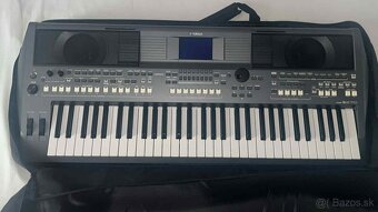 Yamaha psr-s670