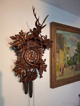 Predám veľké funkčné starožitné kukučkové hodiny drevorezba
