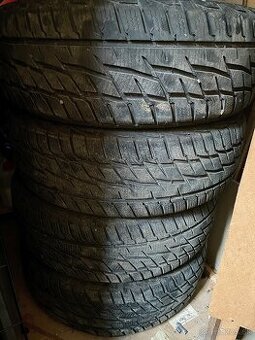 Zimna sada Matador Sibir Snow 215/60 R17