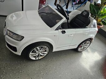 Elektrické autíčko Audi Q7