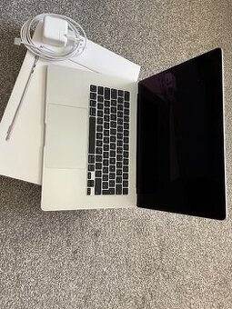 MacBook AIR M3 16GB model A3114 Retina 15,3 palcov