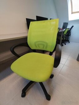 Kancelárska stolička – zelená