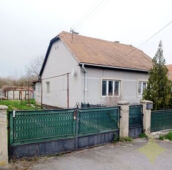 REZERVOVANÉ - Na predaj priestranný rodinný dom v Radzovciac