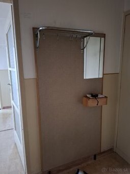 Retro vešiaková stena