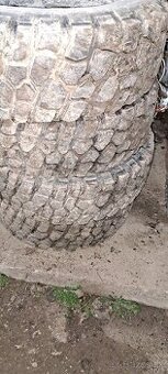Predám gumy s disky 30x9.5 r15