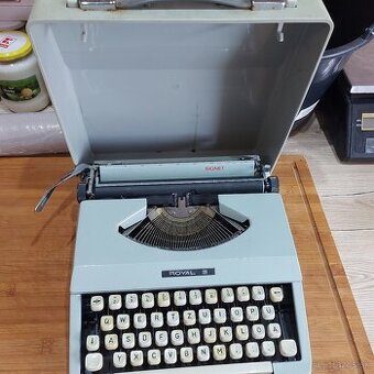 Royal písací stroj