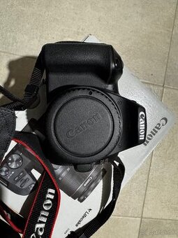 Canon EOS 250 D