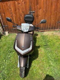Skúter Peugeot 125