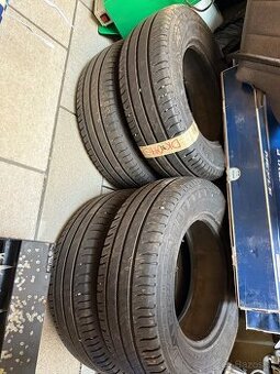 Letné gumy 215 / 70 r15 C Michelin