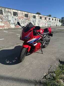 Predám motorku Honda CBR650R 2024