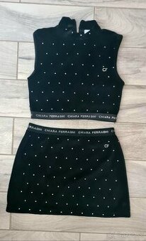 Velúrový komplet Chiara Ferragmi a Imperial crop top