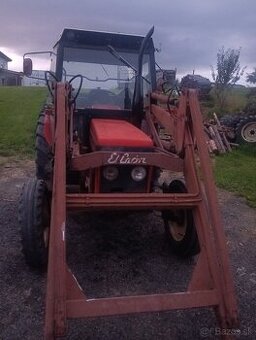 Čelný nakladač na Zetor
