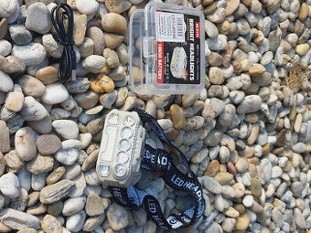 LED čelovky so senzorom pohybu a samostatným zdrojom