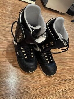 Predám snowboardove topánky BURTON