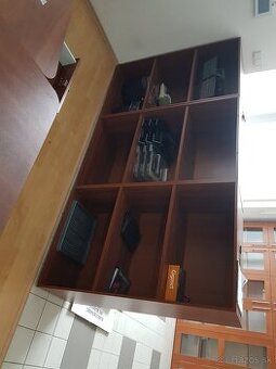 predam kancelarsky nabytok kniznica stoly