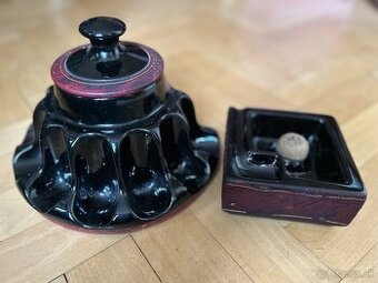 Sada: Keramický stojan a odklepávač na fajky