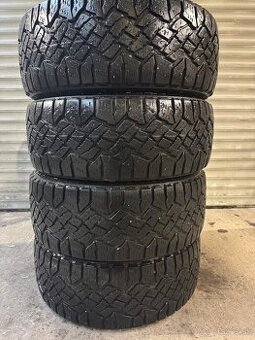 255/55R19