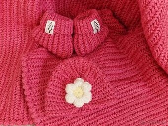 Pletená súprava v malinovej farbe