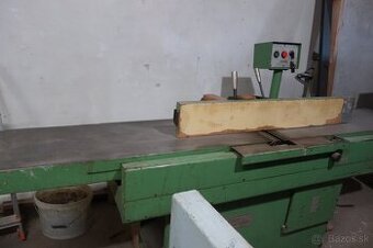 Zrovnávacia fréza na drevo