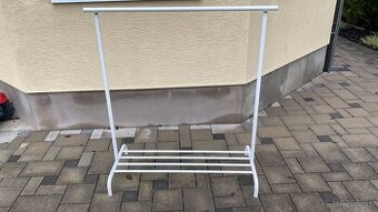 Vešiak na šaty IKEA - 1
