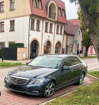 Mercedes E 220 cdi - 1