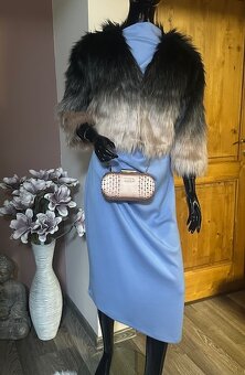 Krátky umelý kožúšok čierno-ružový ombré zn. ORSAY