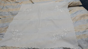 predam biele obrusy 2