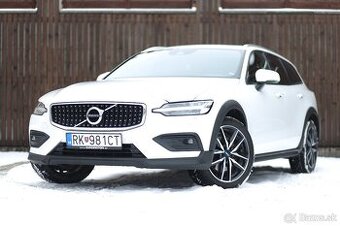 Volvo V60 Cross Country 2021 D4 8-AT Výbava PRO