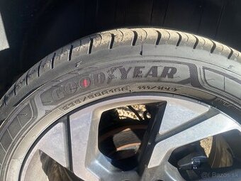 Predám pneu goodyear 235/50R19c letné