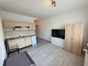 zariadena garsonka, Dubnica nad Váhom.