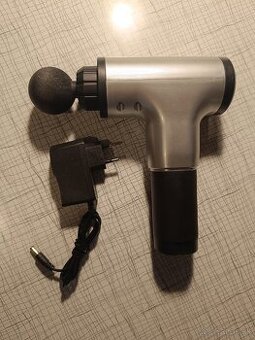 Predam výkonnú masážnu pištoľ