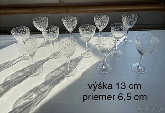 Elegantné sklenené poháre na stopke – sada 12 ks