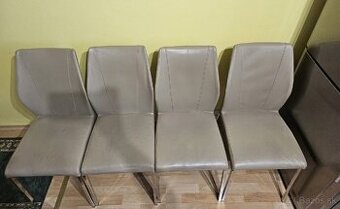 Kuchynské stoličky hnedé