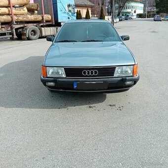 Audi 100