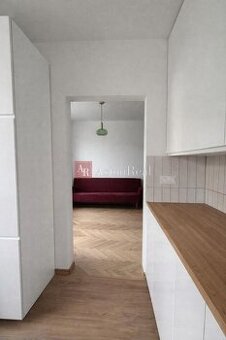 Prenájom: 1 izbový byt 40 m2 THK, Lodžia
