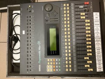 Predam digitalny mixpult Yamaha 01 Programmable