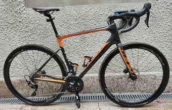 Cestny karbonovy bicykel Giant Defy Advanced 2