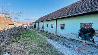 Na predaj rodinný dom Malé Uherce vhodný aj na podnikanie -