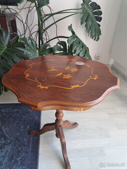 drevený stolík, side table