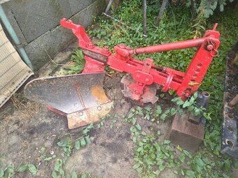 Predám tovarensky pluch na malotraktor tk
