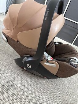Vajicko Cybex Q + Platinum so základňou isofix